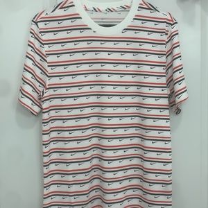Men’s Nike shirt (Small) Never Worn